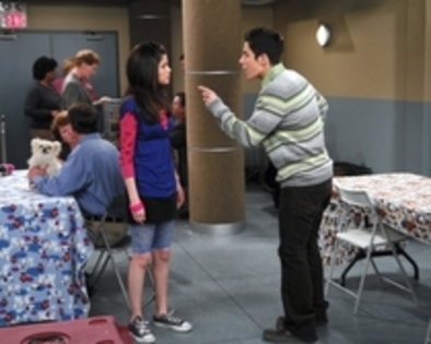 017 - Wizards of Waverly Place Season 1 Episode 8 Curb your Dragon