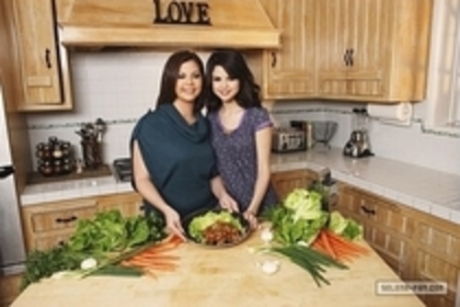 normal_000 - Wizards of Waverly Place - Season 2 Mothers-es Day Promotionals