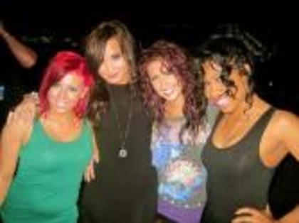 camp-rock-tour-behind-scenes-pictures (10) - Camp Rock2