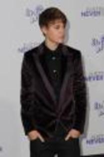 justin-selena-never-say-never (5) - Justin Bieber sedinta foto