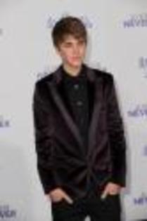 justin-selena-never-say-never (8) - Justin Bieber sedinta foto