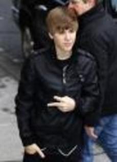 bieberlate (5) - Justin Bieber pe strada