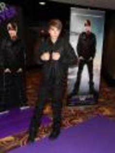 justin-bieber-press (8) - Justin Bieber