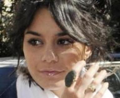 BIEINLCBDVJBJFLPNUJ - vanessa hudgens