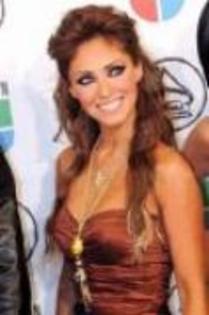 UTLQYRQZMPKUVKKYXLX - Anahi