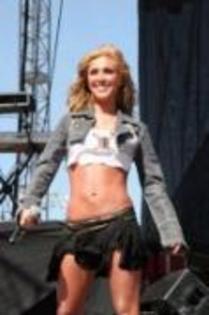 VJKKYSDSGVJXUXORRVP - Anahi