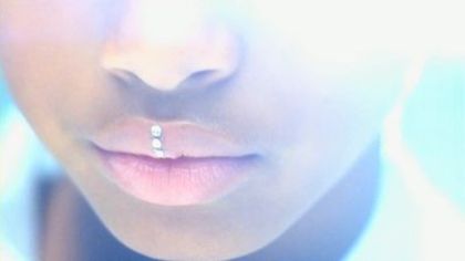 normal_Willow-Smith-Whip-My-Hair5Bwww_savevid_com5D_mp4_000016225 - Pentru voi - Sunteti minunati