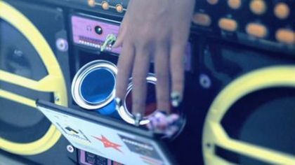 normal_Willow-Smith-Whip-My-Hair5Bwww_savevid_com5D_mp4_000019311