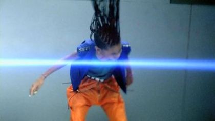 normal_Willow-Smith-Whip-My-Hair5Bwww_savevid_com5D_mp4_000026485 - Pentru voi - Sunteti minunati