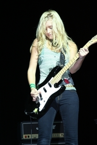 Aly-and-Aj-3-aly-and-aj-12469182-329-493