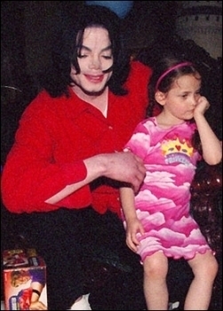 010-Private-Photos-2003-Birthday-from-Prince-paris-jackson-12931399-251-350