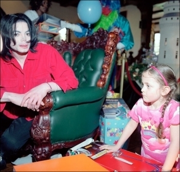 010-Private-Photos-2003-Birthday-from-Prince-paris-jackson-12931406-350-335
