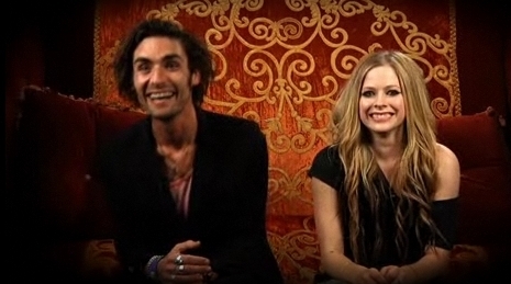 Avril-and-Tyson-Ritter-Interview-avril-lavigne-10861305-465-259 - Voi - ce - credeti