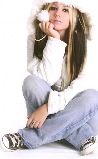 avril-lavigne -lookalike-3