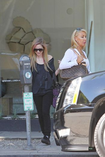 normal_43795PCN_AvrilLinda05