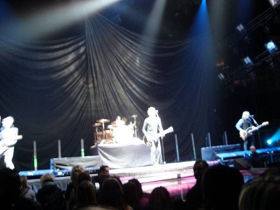 Avril_Lavigne_-_Vancouver_The_Best_Damn_Tour_-_102