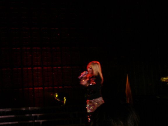 Avril_Lavigne_-_Vancouver_The_Best_Damn_Tour_-_115