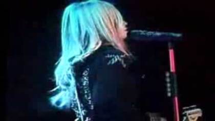 Avril_Lavigne_-_Vancouver_The_Best_Damn_Tour_-_144 - Voi - ce - credeti