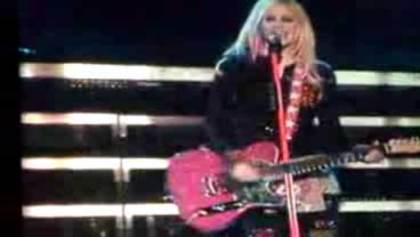 Avril_Lavigne_-_Vancouver_The_Best_Damn_Tour_-_148 - Voi - ce - credeti