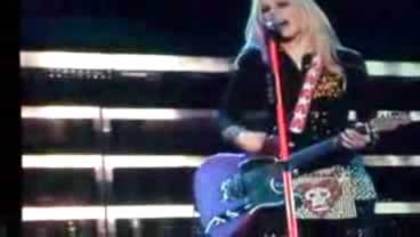 Avril_Lavigne_-_Vancouver_The_Best_Damn_Tour_-_150 - Voi - ce - credeti