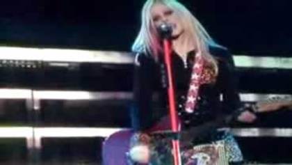 Avril_Lavigne_-_Vancouver_The_Best_Damn_Tour_-_153 - Voi - ce - credeti