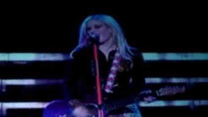 Avril_Lavigne_-_Vancouver_The_Best_Damn_Tour_-_168