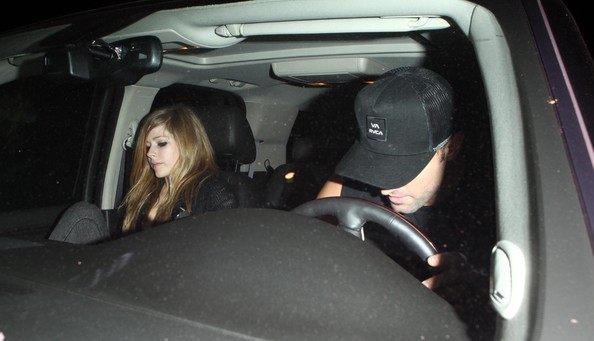 Avril+Lavigne+Avril+Lavigne+Brody+Jenner+Out+Fe9JkqwwRqIl - Voi - ce - credeti