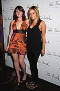 BGUYCIJBSNZIFMRIOCC - Ashley tisdale