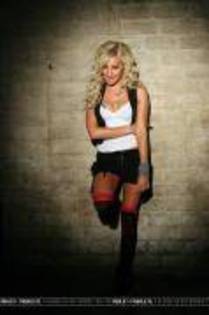 EXFTICKOVCTUXTVJDRW - Ashley tisdale