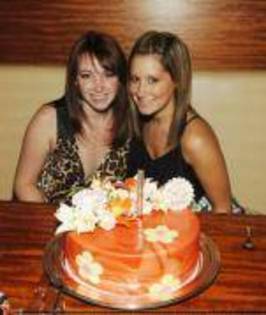 GIHKCKXOARSADCRSBUV - Ashley tisdale