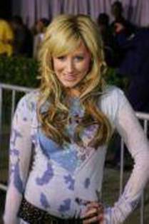 HRJQBUTTUUMTHYDMJHS - Ashley tisdale