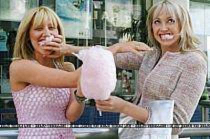 KJUHYSCQQMSUJROIDQT - Ashley tisdale