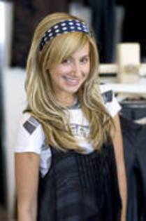 KMDWAMFYRFKOWPUEHAO - Ashley tisdale