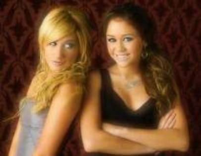 WPZXVQTECCUPEVDJDYY - Ashley tisdale