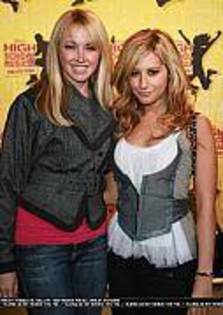 YUZYDBBQKAQHNCPOTMW - Ashley tisdale