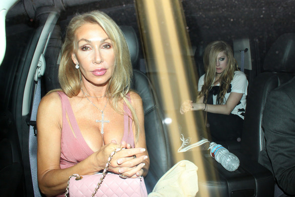 Avril+Lavigne+Avril+Lavigne+Leaves+Trousdale+m7sjdAl2fd_l