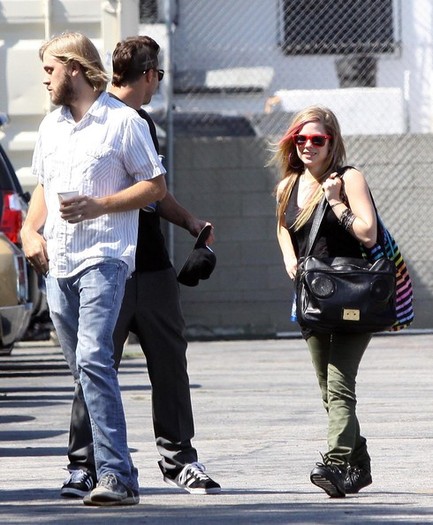 Avril+Lavigne+Brody+Jenner+Avril+Lavigne+Arriving+D5QOtLNg8lCl