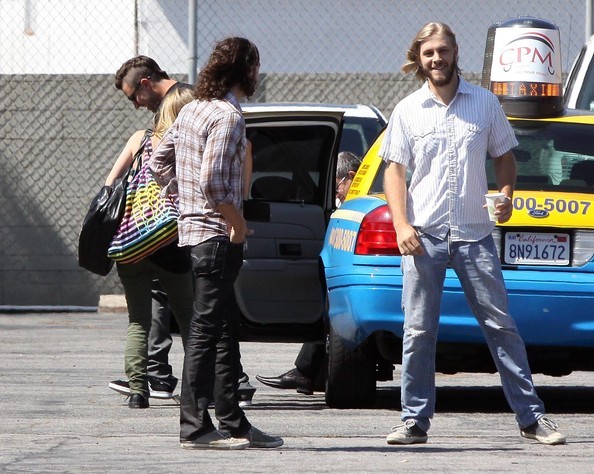 Avril+Lavigne+Brody+Jenner+Avril+Lavigne+Arriving+FVNpSbh0Nwwl