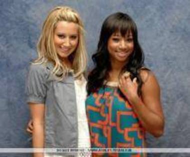 IYGBIMIAGZEHJDJMUNQ - Ashley tisdale