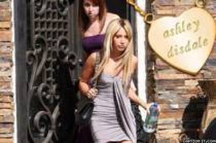 KDGSFORZTMZRQLNOAPI - Ashley tisdale