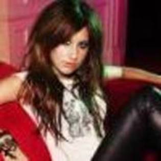MPZYYHDIXVOZDSCWBLM - Ashley tisdale
