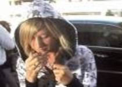PSGQRUWTBRCHDRFWJZR - Ashley tisdale