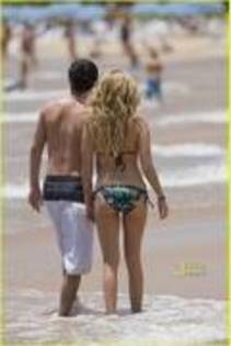 VADTSEPIOFUUGZOSFJI - Ashley tisdale
