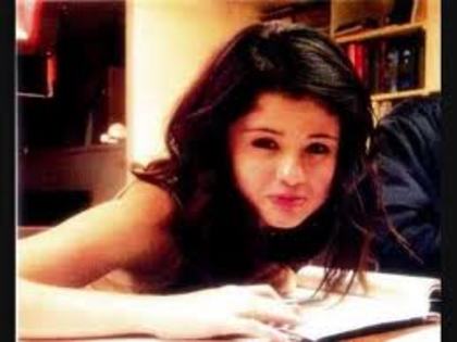 POZA RARA CU SELLY 11 - Poze rare cu Selena Gomez