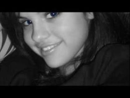 POZA RARA CU SELLY 25