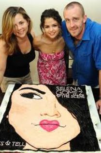 POZA RARA CU SELLY 44 - Poze rare cu Selena Gomez
