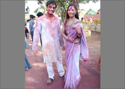 11-23angad-hasiya3 - SAPNA BABUL KA BIDAAI HOLI PIX