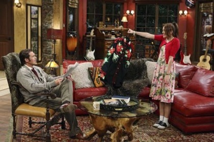 normal_4x01SweetHome11 - hannah montana