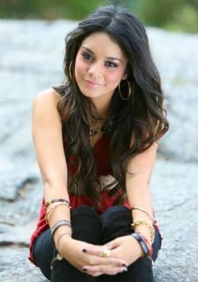 vanessa_anne_hudgens_1174927002