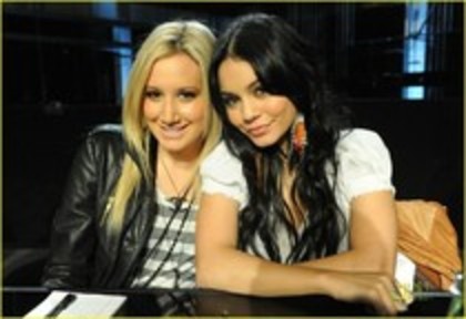 9950853_ARGBVGQKI - vanessa hudgens